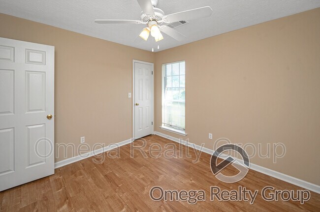 Building Photo - 536 Deer Path
