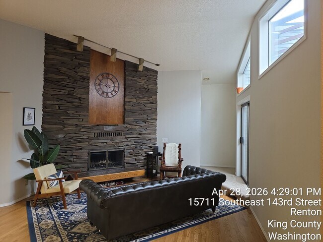 Building Photo - Renton - 4 bedroom 2.5 bath rental home - Custom home with large rooms - Available July 5th 2026