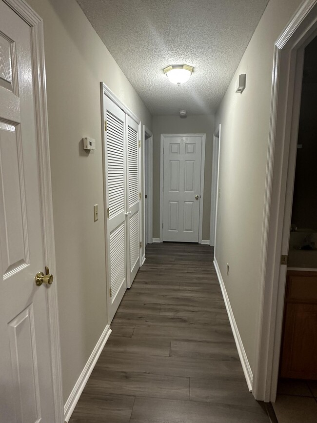 Building Photo - 2004 Chestnut Ave