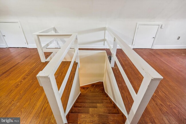 Building Photo - 5508 Dorset Ave