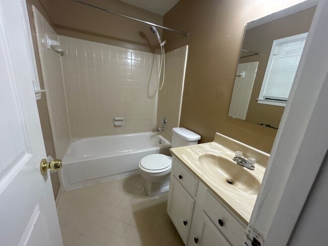 Building Photo - 4010 Friendly Way