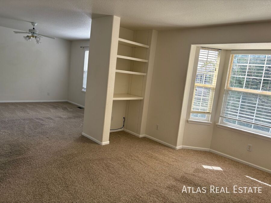 Building Photo - 1071 Thornbury Pl