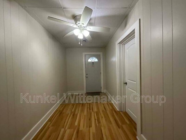 Building Photo - 324 N Jackson St