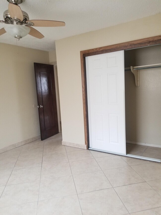 Building Photo - 3944 Camino Del Valle SW
