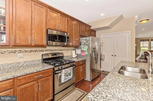 Building Photo - 11882 Country Squire Way