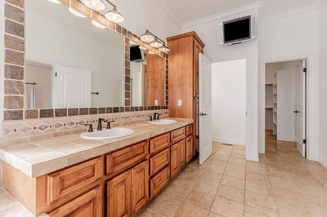 Building Photo - 1353 Perry Ct.