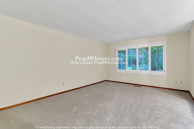 Building Photo - Lake Oswego Beauty! Three Bedroom Ranch Style On 1/4 Acre!