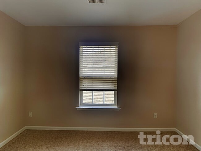 Building Photo - 137 Chatham Trace