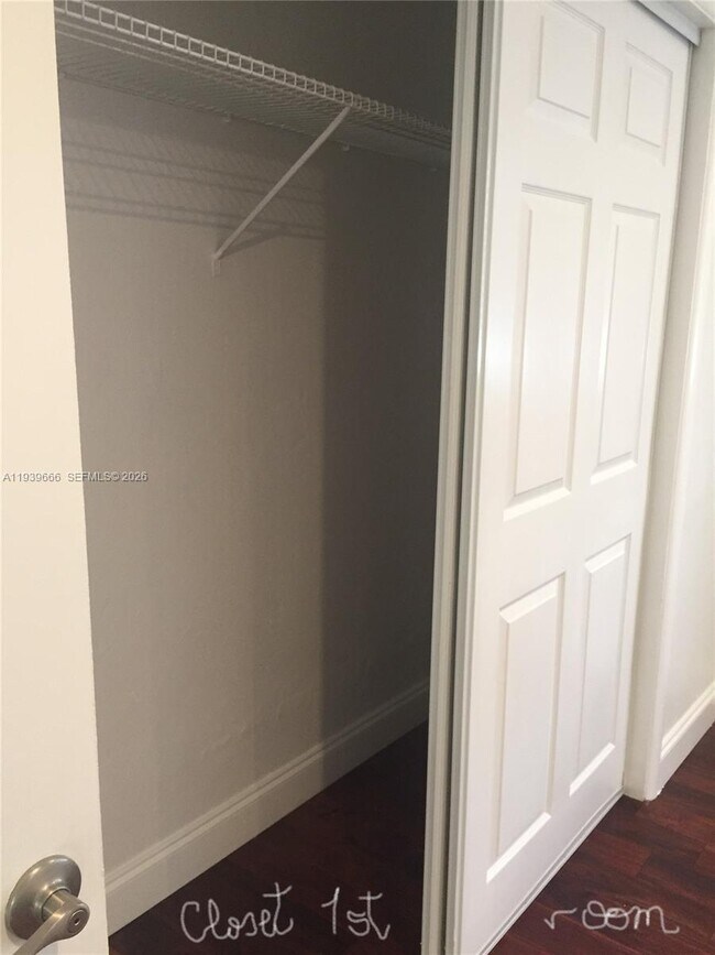 Building Photo - 1527 Adams St