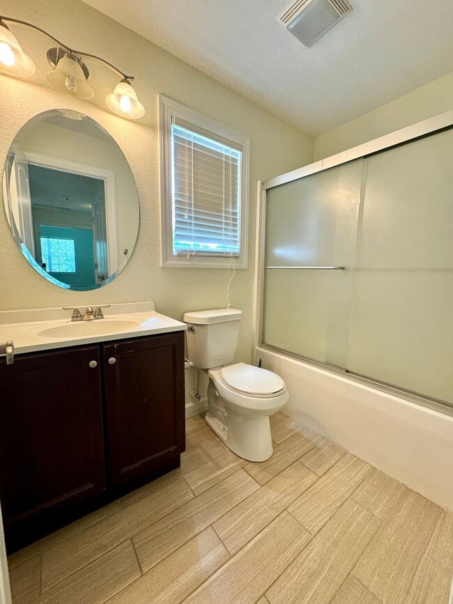 Building Photo - Welcome Home to Comfort and Convenience!