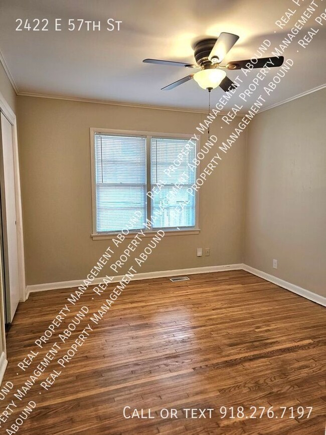 Building Photo - 2422 E 57th St