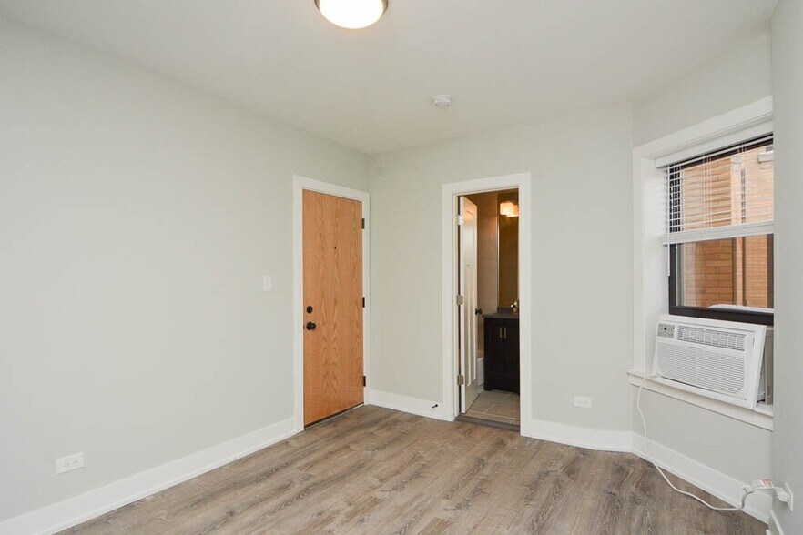 Building Photo - 432.5 W Belden Ave