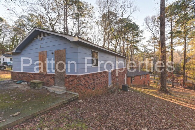 Building Photo - Barony Home