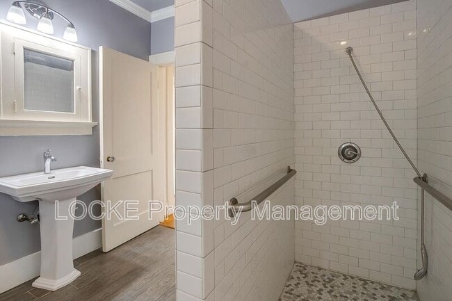 Building Photo - 4022 Bunting Ave