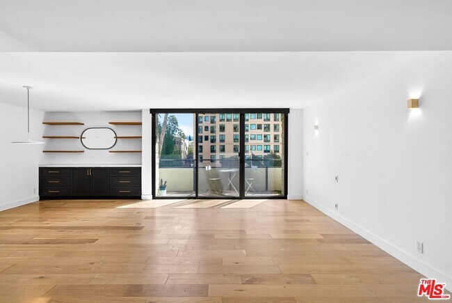 Building Photo - 10535 Wilshire Blvd