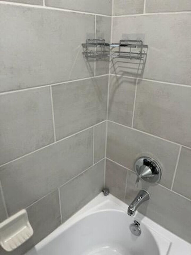 Building Photo - Townhome in Shearwater