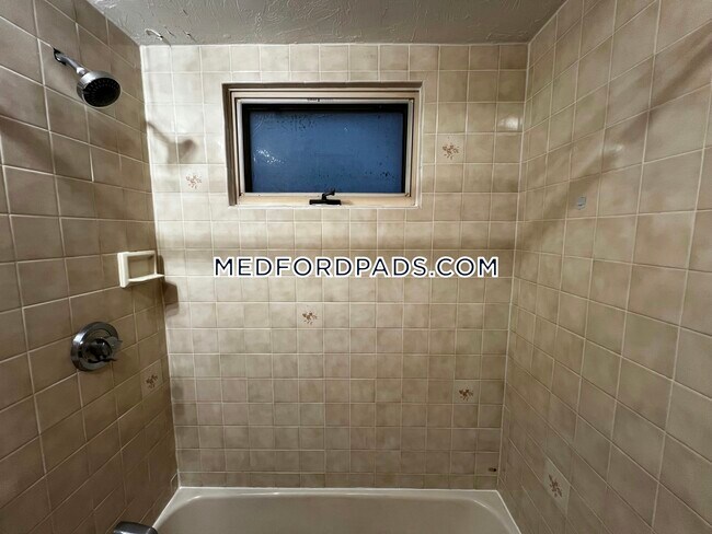 Building Photo - 128 Princeton St