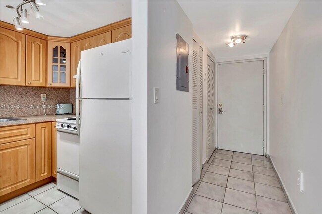 Building Photo - 4021 Indian Creek Dr