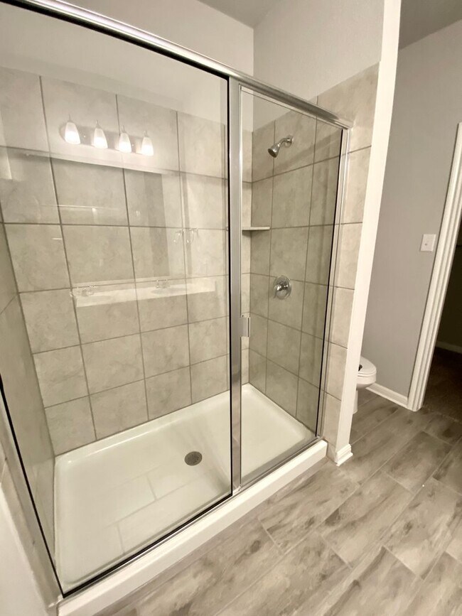 Building Photo - COMING SOON - MID MAY