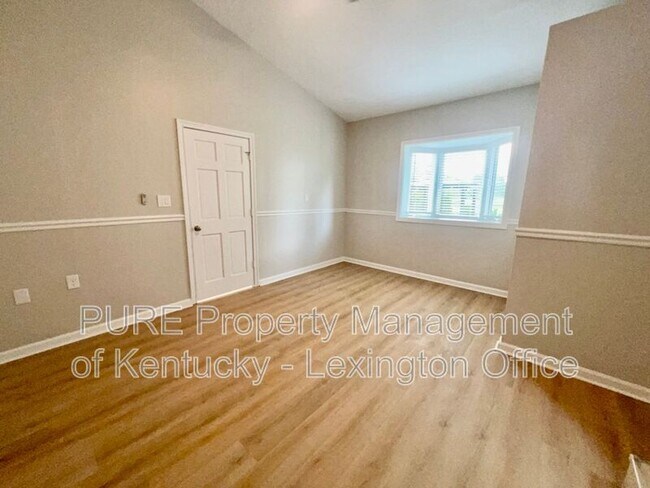 Building Photo - 3520 Combs Ferry Rd