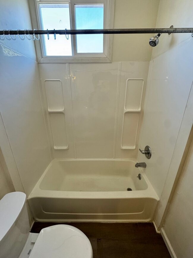 Building Photo - 212 N Highland Ave