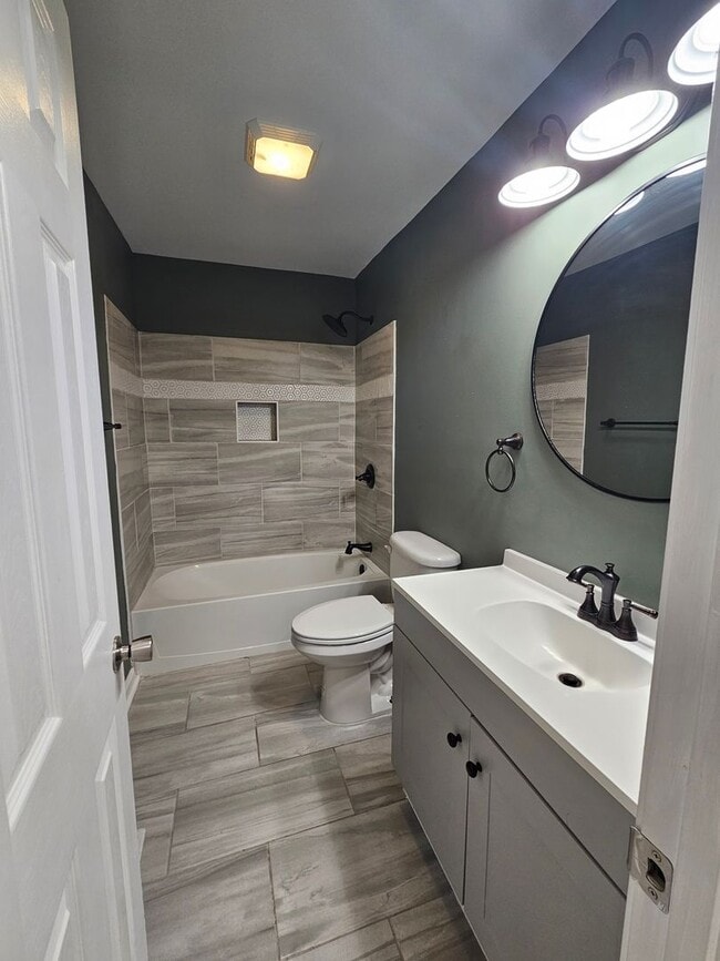 Building Photo - NEW LISTING!!!! Dont Miss Out