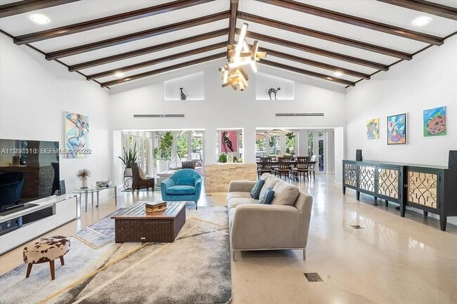 Building Photo - 800 SW 12th Ave