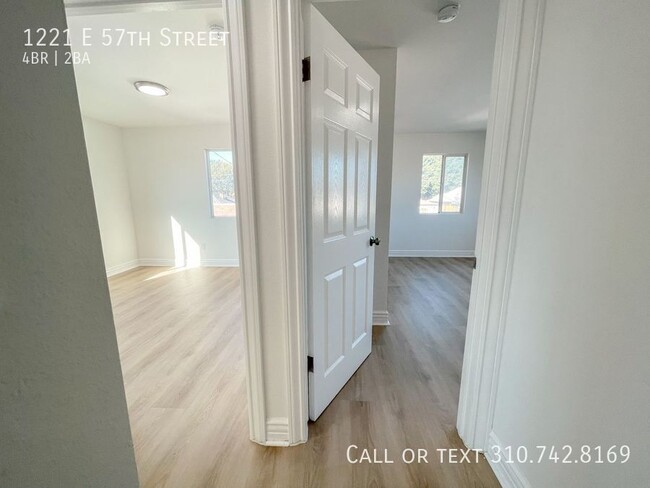 Building Photo - Beautiful duplex 4 bedrooms 2 bathrooms fo...