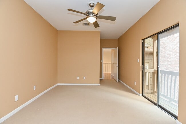 Building Photo - 294 Sugar Berry Cir