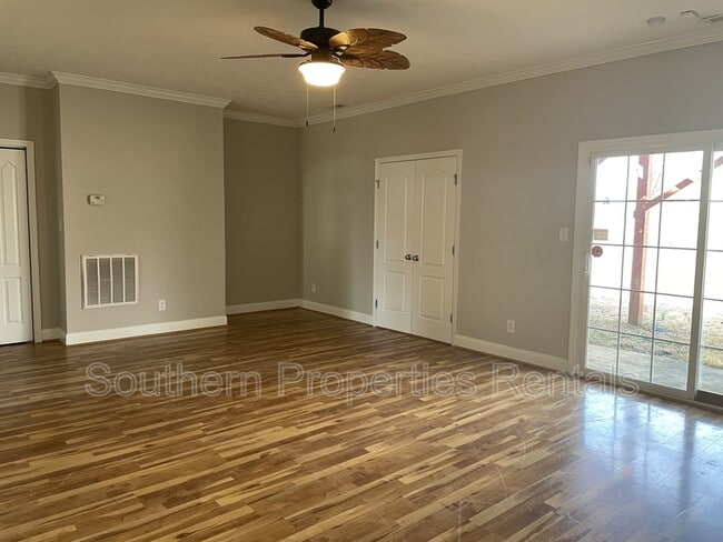Building Photo - 109 Canyon Ct