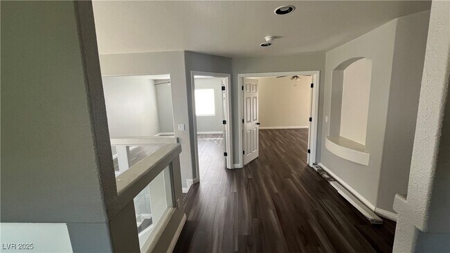 Building Photo - 537 Fiddlehead Ave