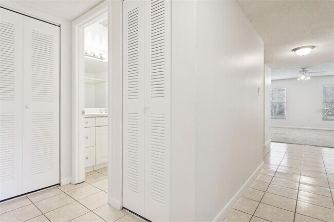 Building Photo - 2690 Coral Landings Blvd