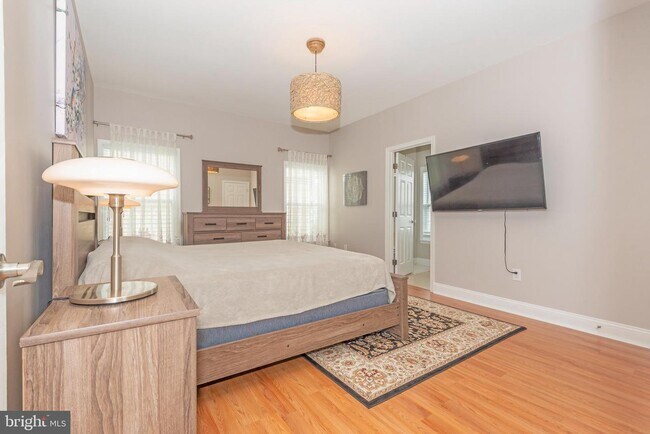 Building Photo - 18959 Gold Finch Cove