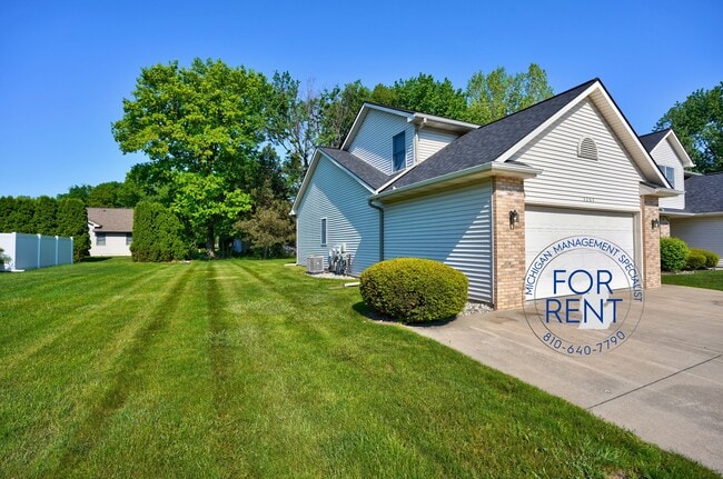 Building Photo - 3263 Silverwood Dr