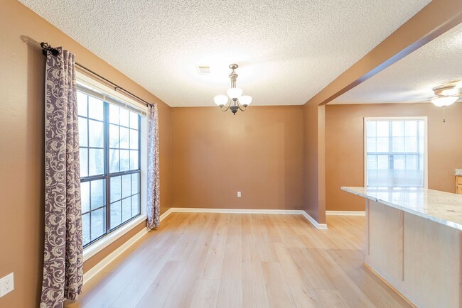 Building Photo - Charming 3 bedroom, 2 bath home that has been updated and is ready to be called home! This home h...