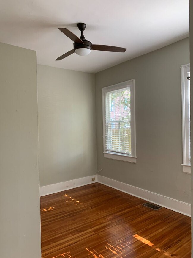 Building Photo - 122 St Philip St