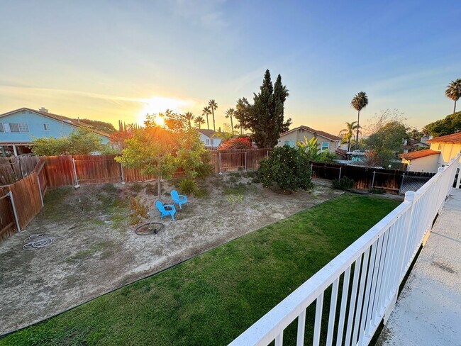 Building Photo - Beautiful Two Story Home with Large Yard - Oceanside