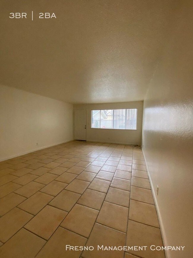 Building Photo - 1115 W Simpson Ave