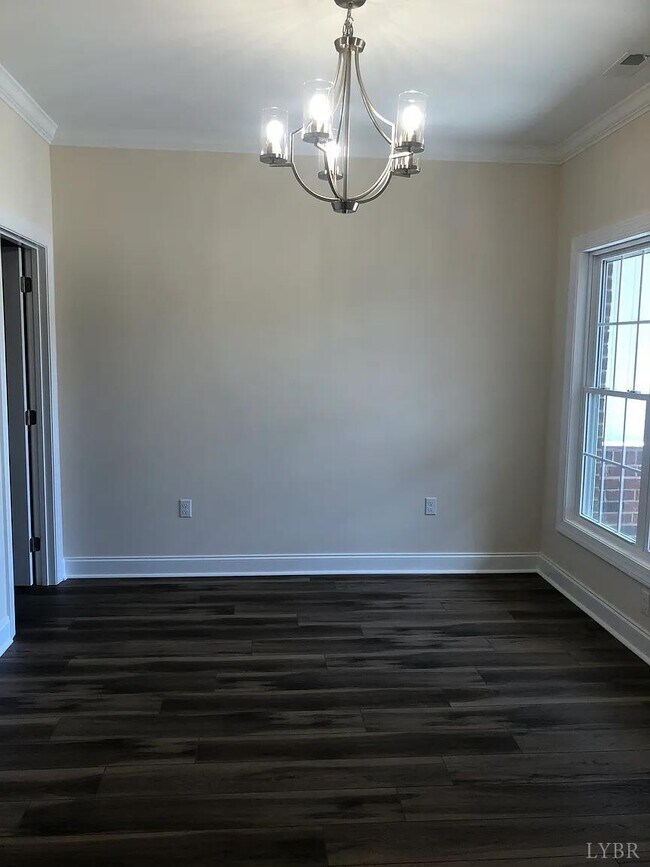 Building Photo - 175 Villa Oak Cir