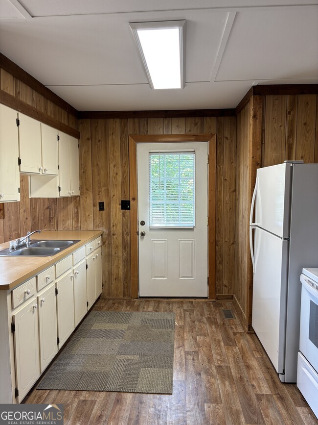 Building Photo - 23 Cherokee Resort Rd