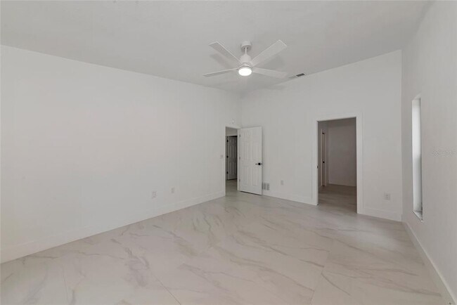 Building Photo - 1658 Ridgewood Ln
