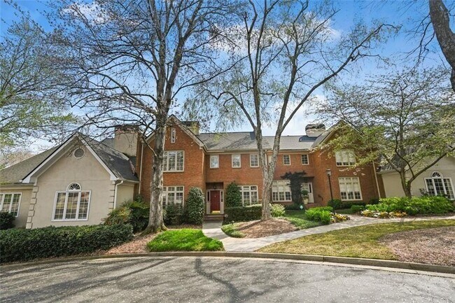 Building Photo - 11 Paces W Dr NW