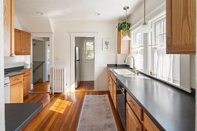 Building Photo - 43 Palmer St