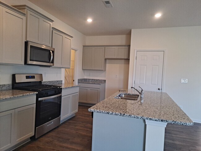 Building Photo - 7215 Jumping Jack Ln