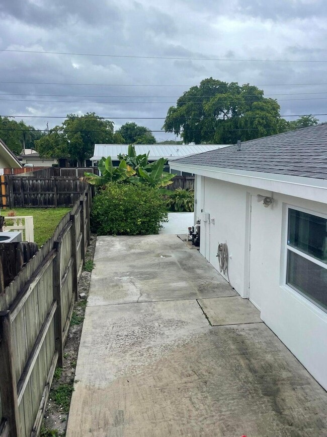 Building Photo - 131 Orchard Ridge Ln