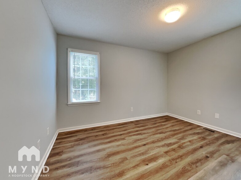 Building Photo - 1937 Indianwood Ct