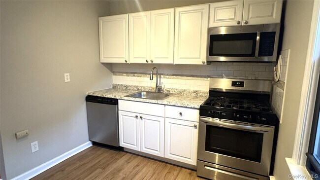 Building Photo - 17 Cornelison Ave