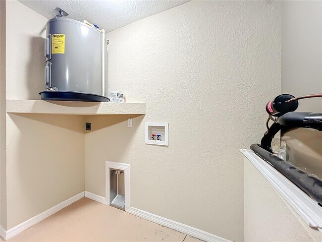 Building Photo - 1954 NW 21st Ave