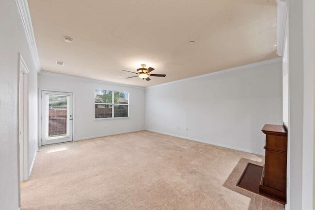 Building Photo - 252 Heritage Hill Dr