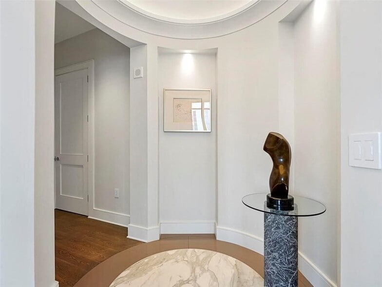 Building Photo - 3376 Peachtree Rd